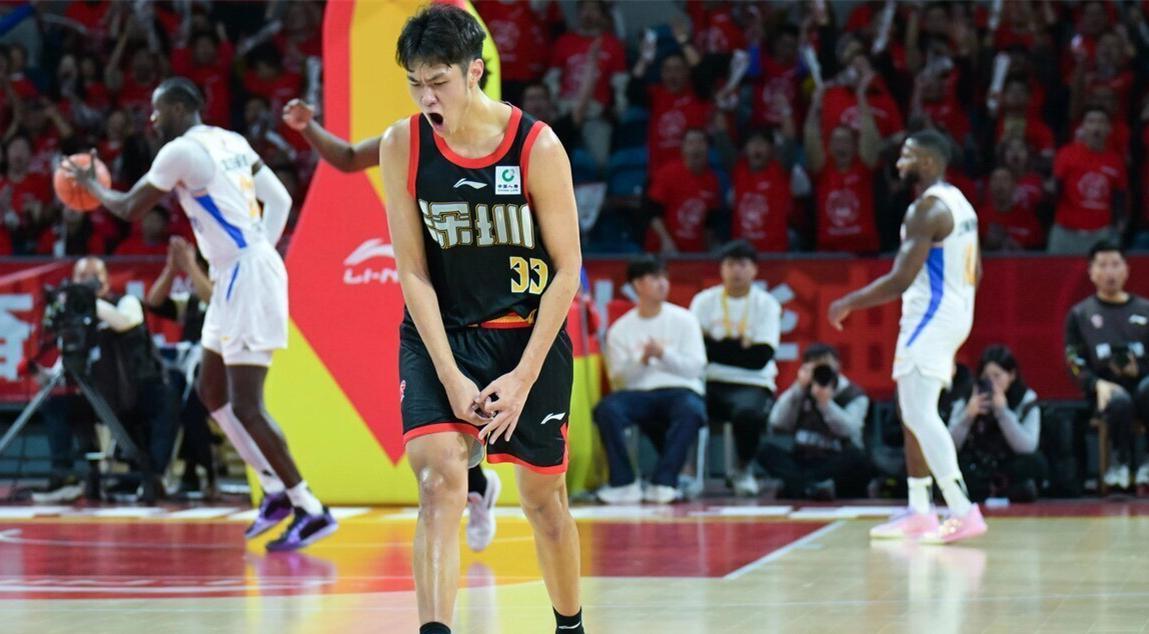 元游棋牌-轰25分力压曾凡博！中国男篮21岁2米05新星崛起：郭士强重用他？