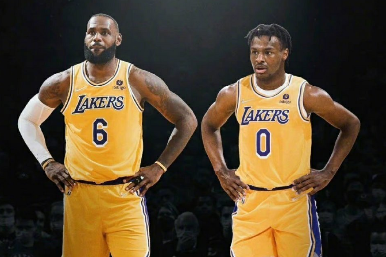 元游棋牌官方网站-NBA历史首次父子助攻！詹姆斯14+6+8连线布朗尼中三分 官方盛赞